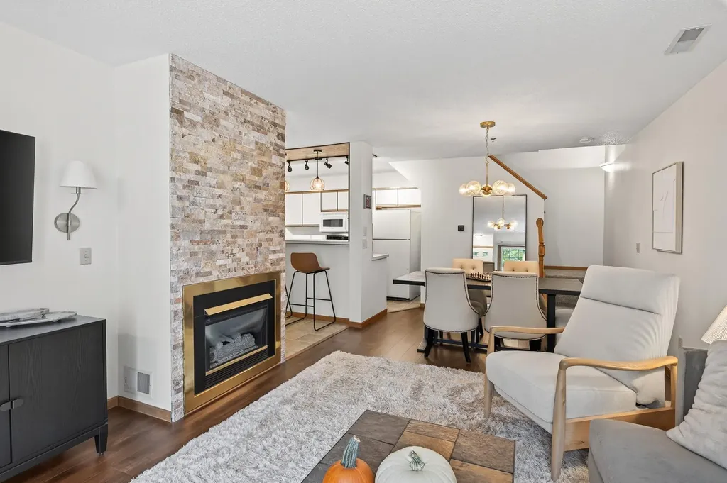2597 Bedford Court Mendota Heights MN 55120