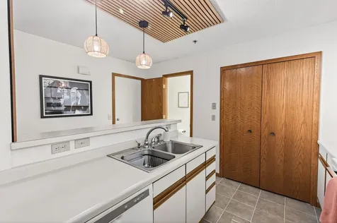 2597 Bedford Court Mendota Heights MN 55120