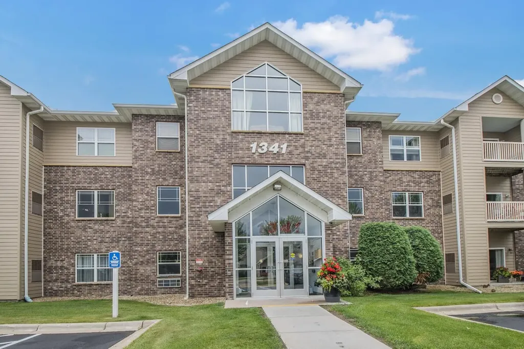 1341 Lake Drive W Chanhassen MN 55317
