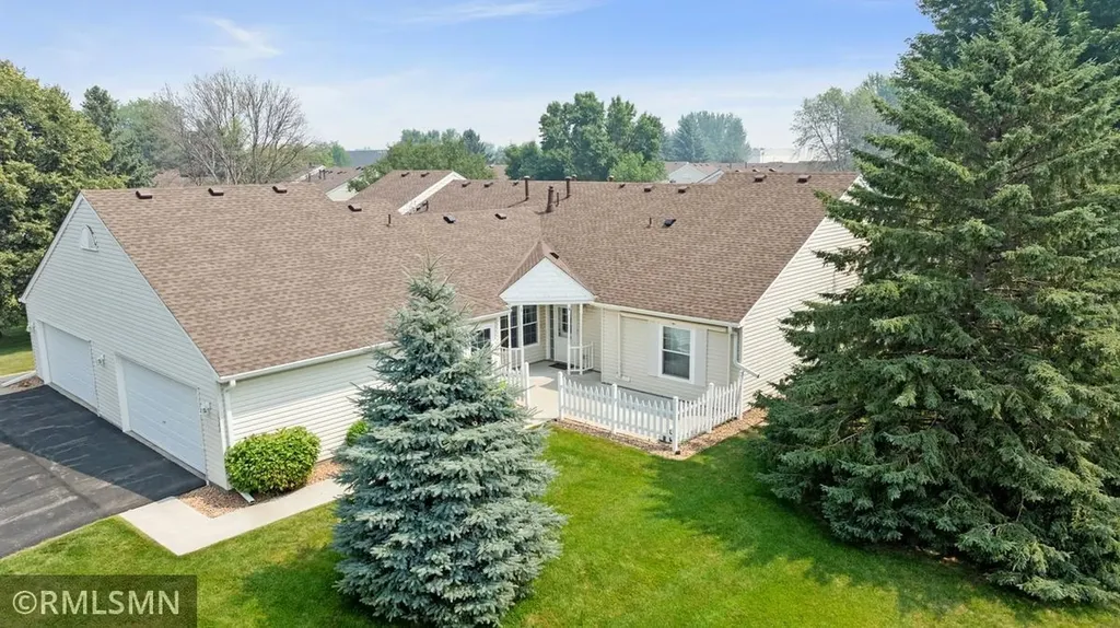 1522 4th Avenue E Shakopee MN 55379