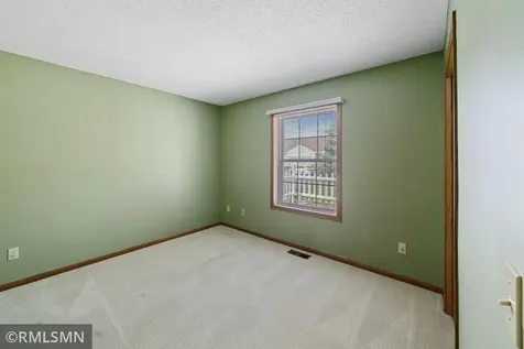 1522 4th Avenue E Shakopee MN 55379