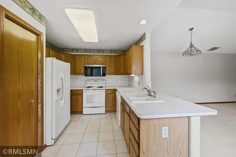 1522 4th Avenue E Shakopee MN 55379