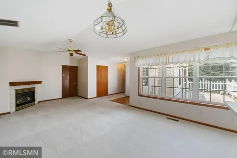 1522 4th Avenue E Shakopee MN 55379