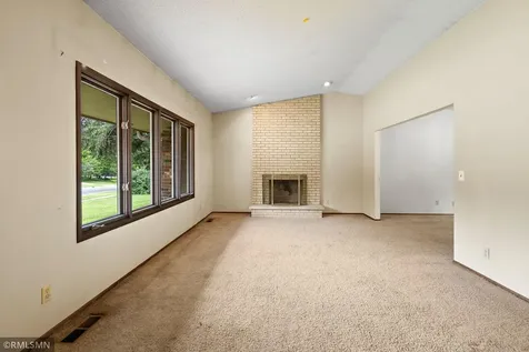 12629 Parkwood Drive Burnsville MN 55337