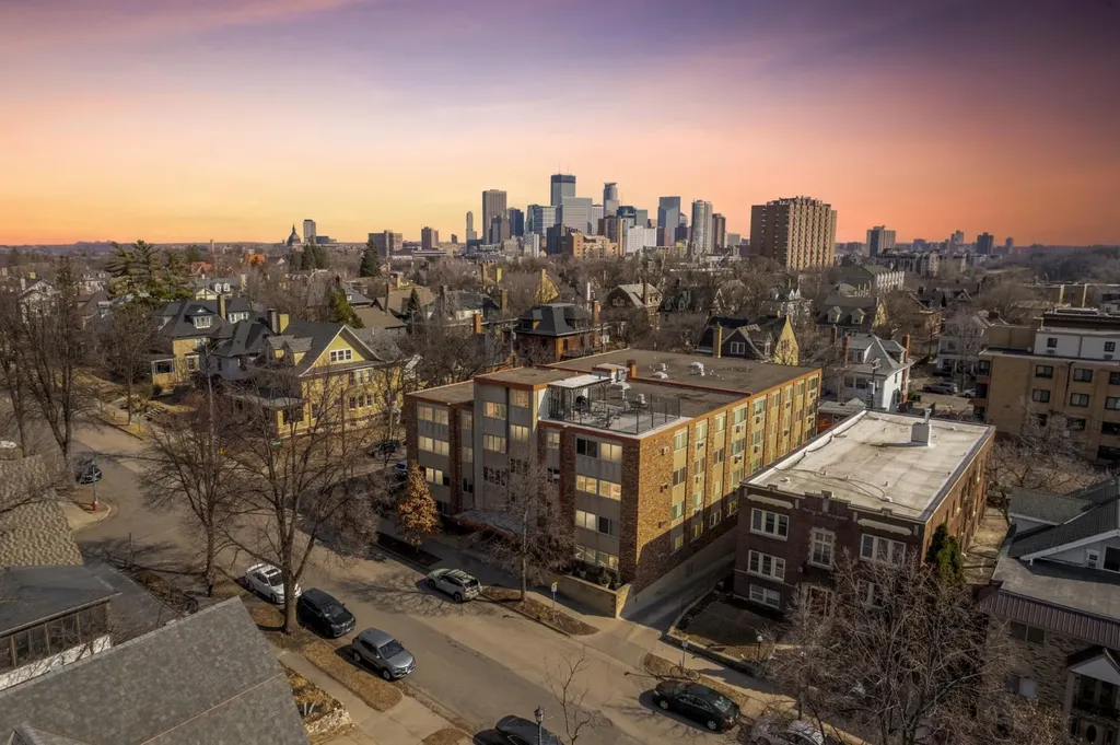1901 Emerson Avenue S Minneapolis MN 55403