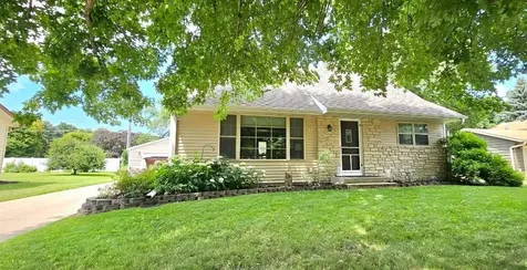 20 Highland Drive Morris MN 56267