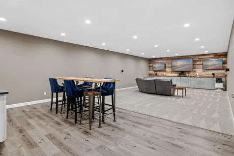 9189 Plymouth Road Woodbury MN 55129