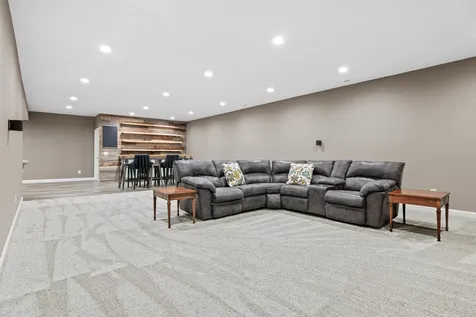 9189 Plymouth Road Woodbury MN 55129