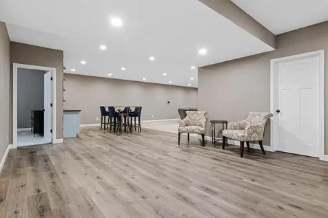 9189 Plymouth Road Woodbury MN 55129