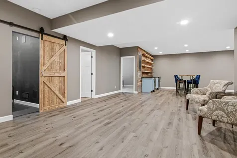 9189 Plymouth Road Woodbury MN 55129