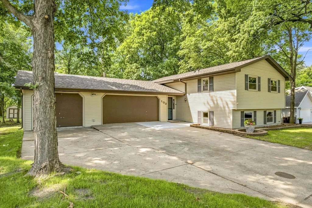 100 Shadywood Lane Delano MN 55328