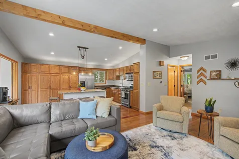 1579 Hilo Avenue N Oakdale MN 55128