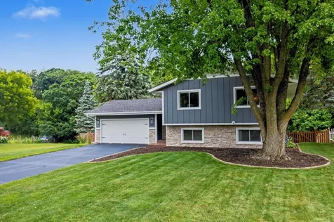 1579 Hilo Avenue N Oakdale MN 55128