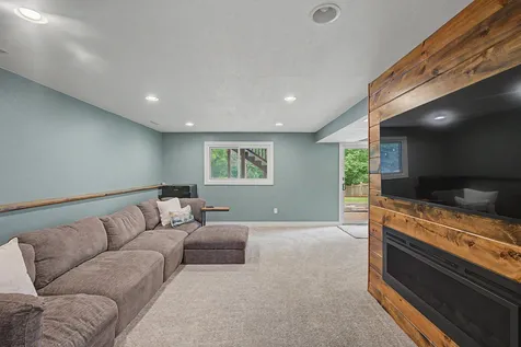 1579 Hilo Avenue N Oakdale MN 55128