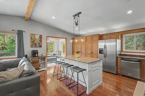 1579 Hilo Avenue N Oakdale MN 55128
