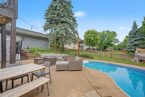 1579 Hilo Avenue N Oakdale MN 55128
