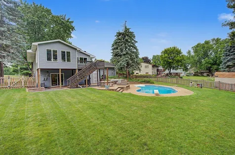 1579 Hilo Avenue N Oakdale MN 55128