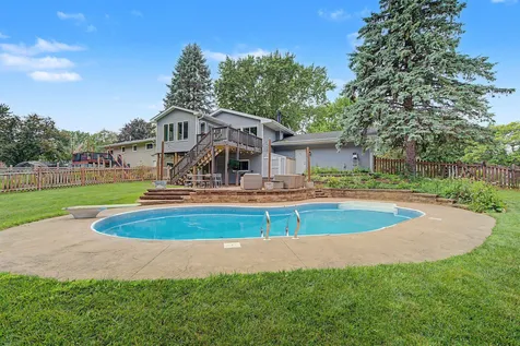 1579 Hilo Avenue N Oakdale MN 55128