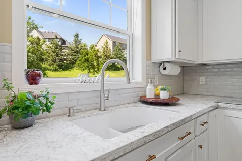 14124 55th Avenue N Plymouth MN 55446