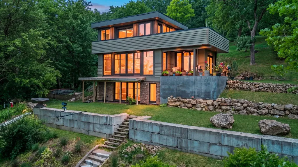 1020 Lake Street N Prescott WI 54021