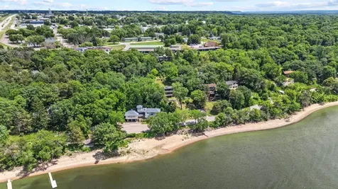 1020 Lake Street N Prescott WI 54021