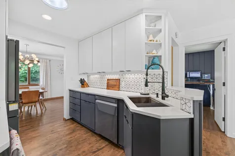 1516 Aquila Avenue N Golden Valley MN 55427