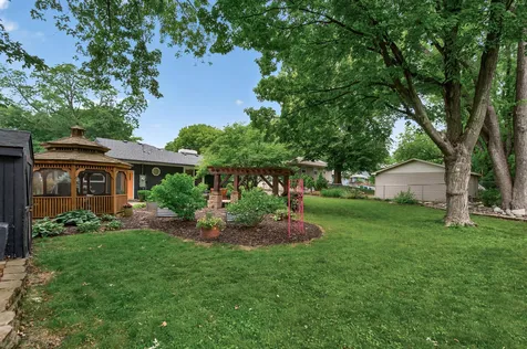 1516 Aquila Avenue N Golden Valley MN 55427