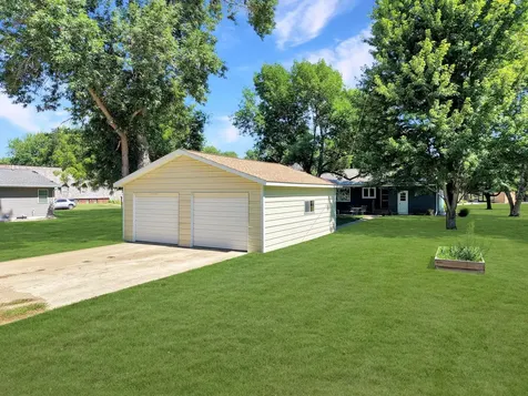 71 Rowland Street Tracy MN 56175