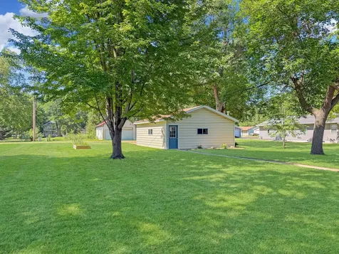 71 Rowland Street Tracy MN 56175