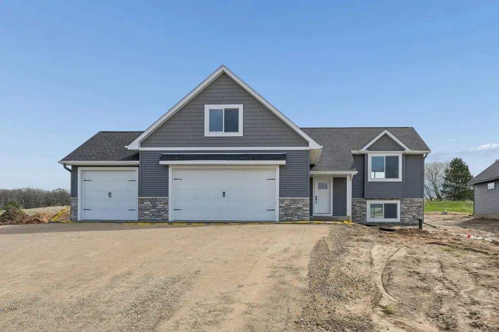 222 Eagle Ridge Drive Roberts WI 54023