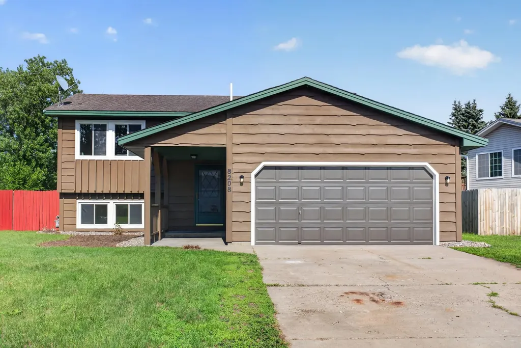 8208 Irving Avenue N Brooklyn Park MN 55444