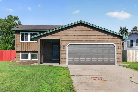 8208 Irving Avenue N Brooklyn Park MN 55444