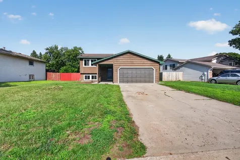 8208 Irving Avenue N Brooklyn Park MN 55444