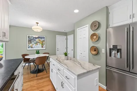 2809 W 101st Street Bloomington MN 55431