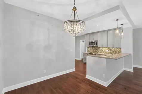 1235 Yale Place Minneapolis MN 55403