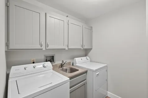1235 Yale Place Minneapolis MN 55403