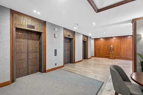 1235 Yale Place Minneapolis MN 55403