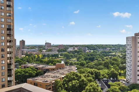 1235 Yale Place Minneapolis MN 55403