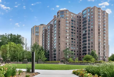 1235 Yale Place Minneapolis MN 55403