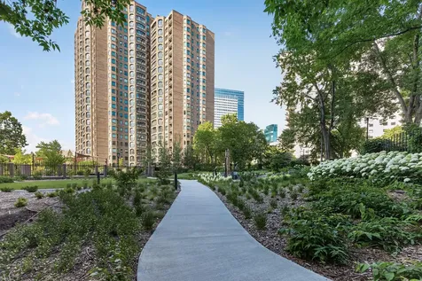 1235 Yale Place Minneapolis MN 55403