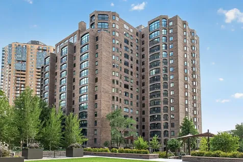 1235 Yale Place Minneapolis MN 55403