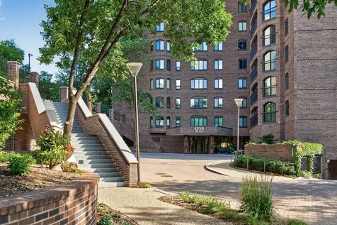1235 Yale Place Minneapolis MN 55403
