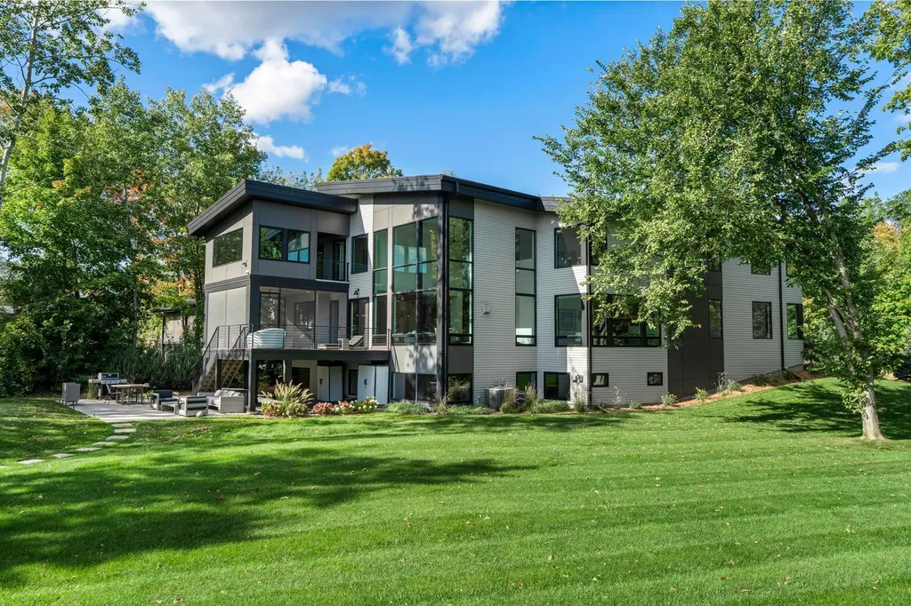 746 Peninsula Point Road Shakopee MN 55379