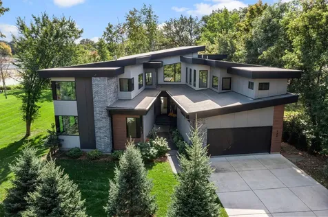 746 Peninsula Point Road Shakopee MN 55379