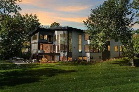 746 Peninsula Point Road Shakopee MN 55379
