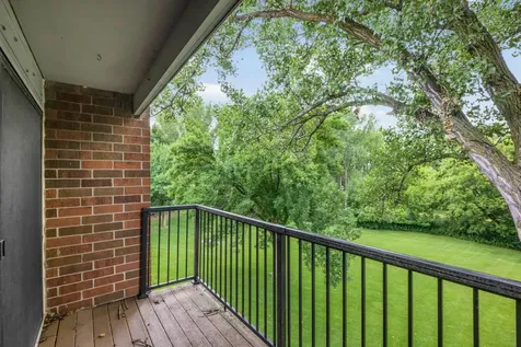 4 Pine Tree Drive Arden Hills MN 55112