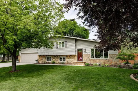 1632 Flickertail Circle S Fargo ND 58103