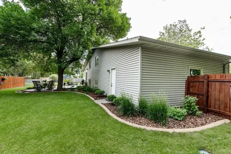 1632 Flickertail Circle S Fargo ND 58103