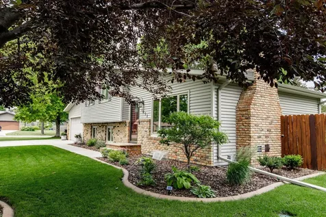 1632 Flickertail Circle S Fargo ND 58103