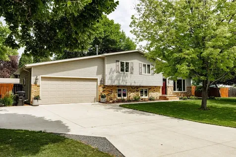 1632 Flickertail Circle S Fargo ND 58103